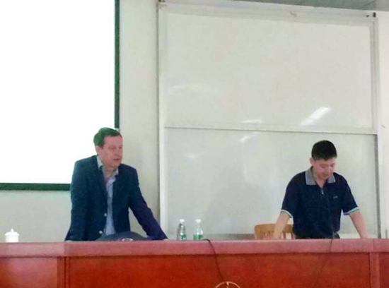 菲利普·福雷斯特先生和黄荭教授